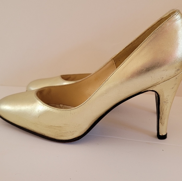 Loretta lynn double signed stage shoes with coa also signed by her. - Picture 6 of 9